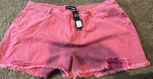 Pantalones Cortos de Denim Fashion Nova Into You Corte No Elástico Talla Grande 22 Frambuesa - Imagen 4 de 4