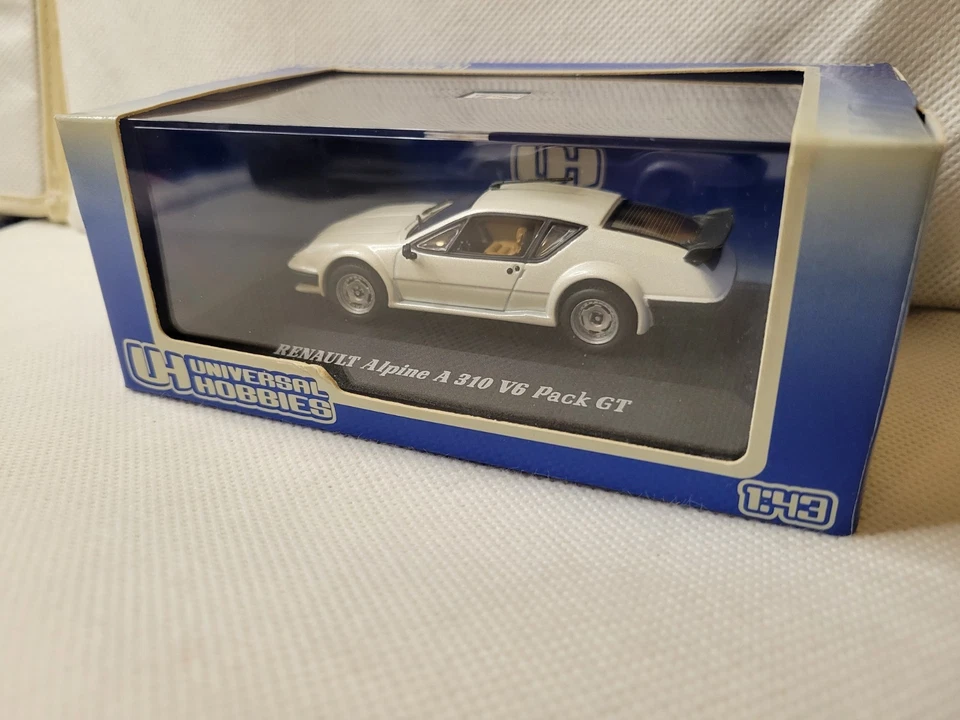 Universal Hobbies 1/43 - Alpine Renault A310 V6 Pack GT Blanche - Image 3 of 4