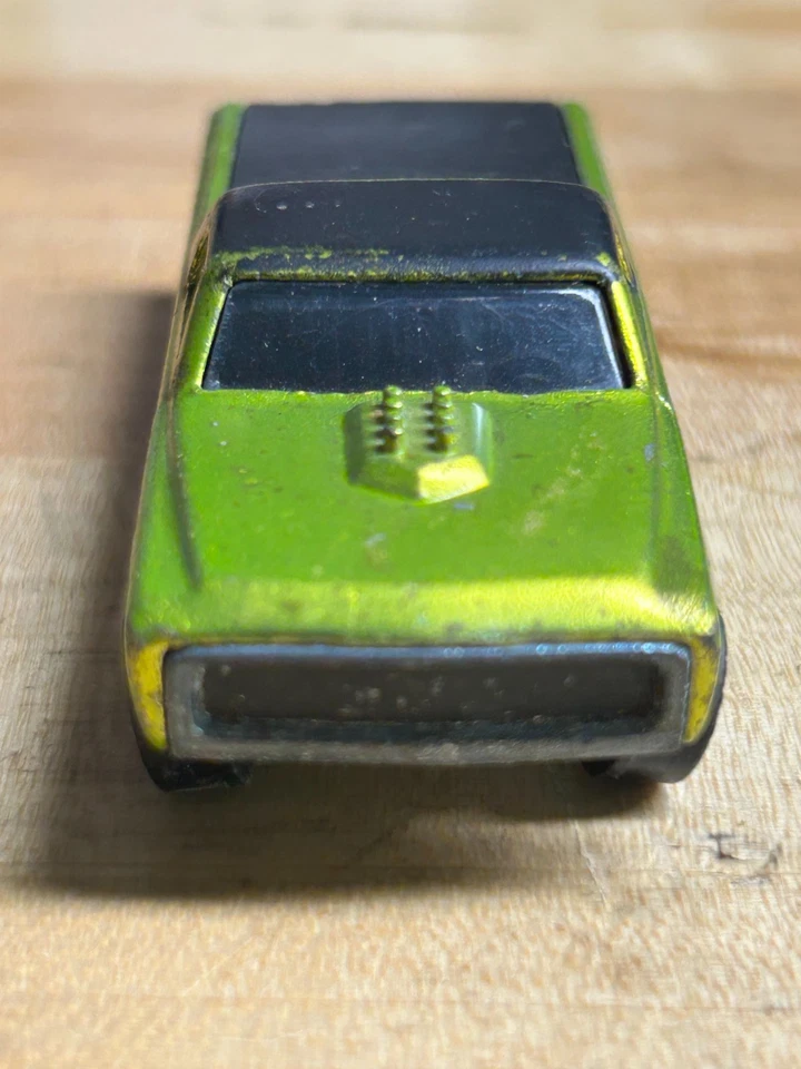 Coche lateral de flota personalizado verde anticongelante Hot Wheels línea roja Foto 3 de 4