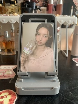 ILLIT, YUNAH LIGHTSTICK PC, OFFICIAL PC