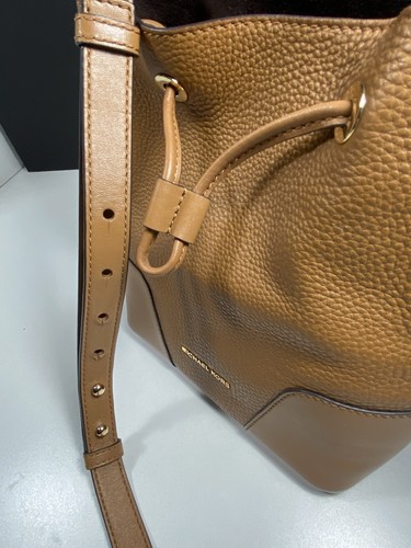 Michael Kors Umhängetasche Cary braun Saffiano Leder Bucket mit passender Geldbörse - Bild 9 von 17