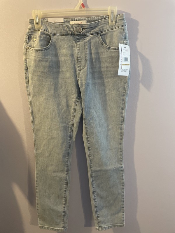 Skinnygirl size 2 Tall Pull On Crop Skinny jeans, Ladies crop jeans, Size 26/2