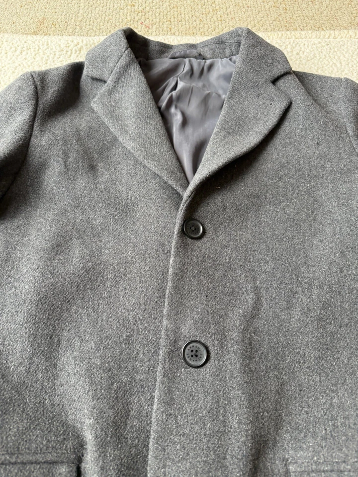 Armani Exchange Men's Grey Wool overcoat Sz Medium (44 In) Excellent - Image 3 of 4