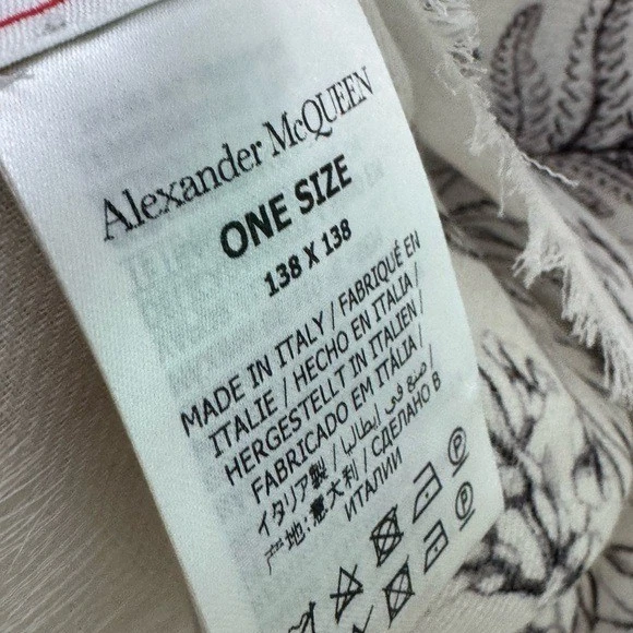 Bufanda de lana Alexander McQueen Fern blanca negra Foto 3 de 4