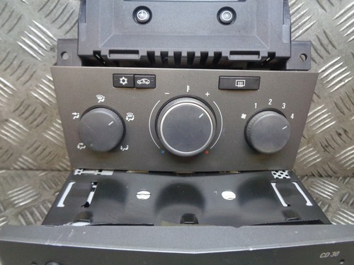 2006 VAUXHALL ASTRA H 5DR MK5 CD30 WITH DISPLAY & CLIMATE CONTROLS 13190856 - Picture 3 of 8