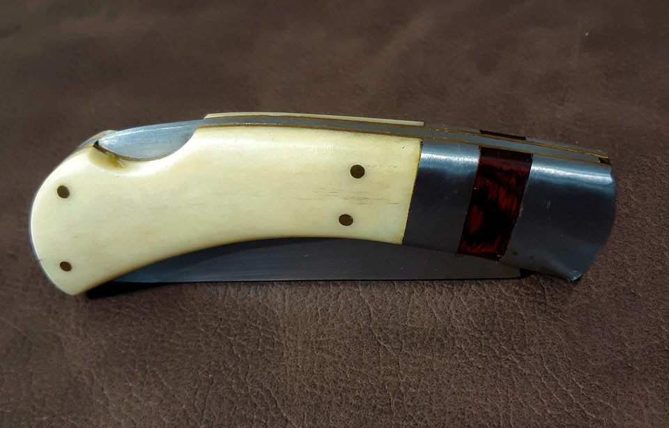 Navaja de bolsillo plegable EDC con mango de hueso real Lockback con funda de cuero Foto 2 de 4