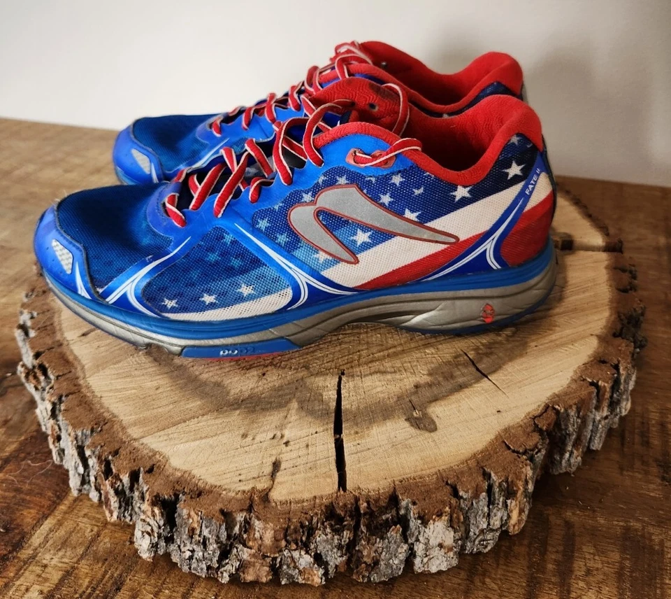 Newton EE. UU. Fate II Rojo Zapatos Deportivos para Correr Bandera Americana Hombres 7.5 / Mujeres 9 Foto 3 de 4