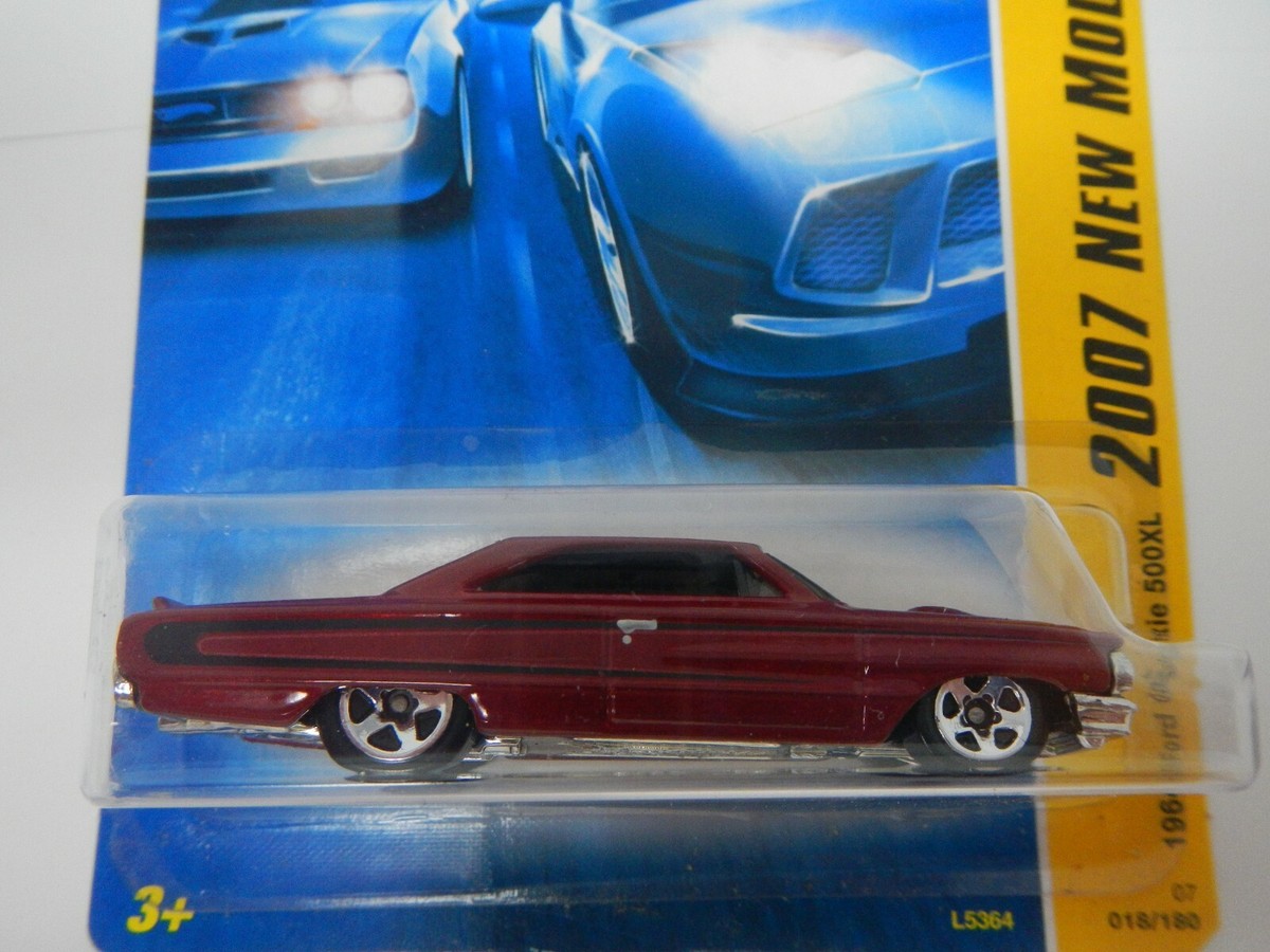 １９６４　ＦＯＲＤ　ＧＡＬＡＸＩＥ　５００　【１／１８】新品、未使用 1964 Ford Galaxie 500 XL Convertible - Light Blue 1:18