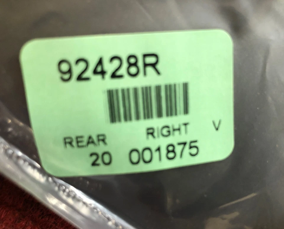 2015-2017 Toyota Camry rear mud guard set OEM-PU060-33015-R1-NEW — 第 3/4 张图片