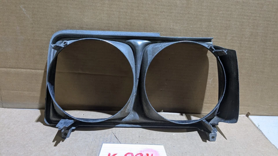 1967 BUICK SPECIAL ORIGINAL HEAD LIGHT BEZEL LH - Image 4 of 4