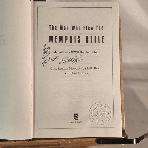 *SIGNED* The Man Who Flew the Memphis Belle: Memoir of a WWII Bomber Pilot - Picture 5 of 7