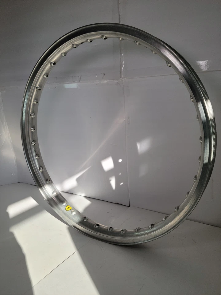 Llanta de motocicleta NOS Akront ME-5991 36 radios 21" aluminio 2,25 chopper Foto 3 de 4