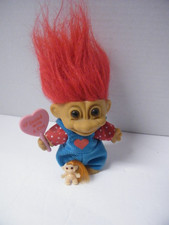 Figura de juguete Russ Troll vintage de los años 90 sellada con un letrero de beso con traje de peto