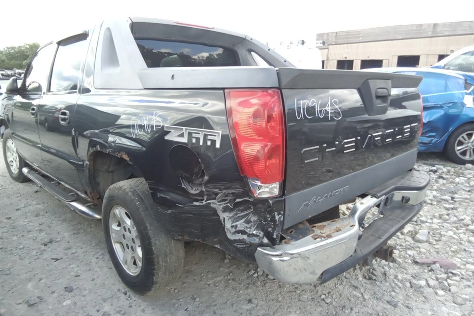 2004 Chevrolet Avalanche 1500 5.3L Engine Motor OEM 157K Miles - LKQ432234931 - Image 2 of 4