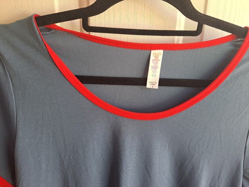 LuLuRoe Blouse Womens S Classic T Blue Red Trim Pattern Shirt Top New - Picture 2 of 8
