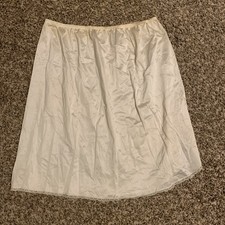 Vassarette Half-Slip Womens 20" Size Medium Ivory 11-122