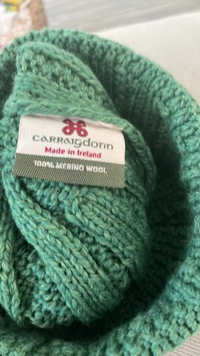 NWT Carraigdonn Irish Merino Wool Green Shamrock Beanie - Picture 4 of 4