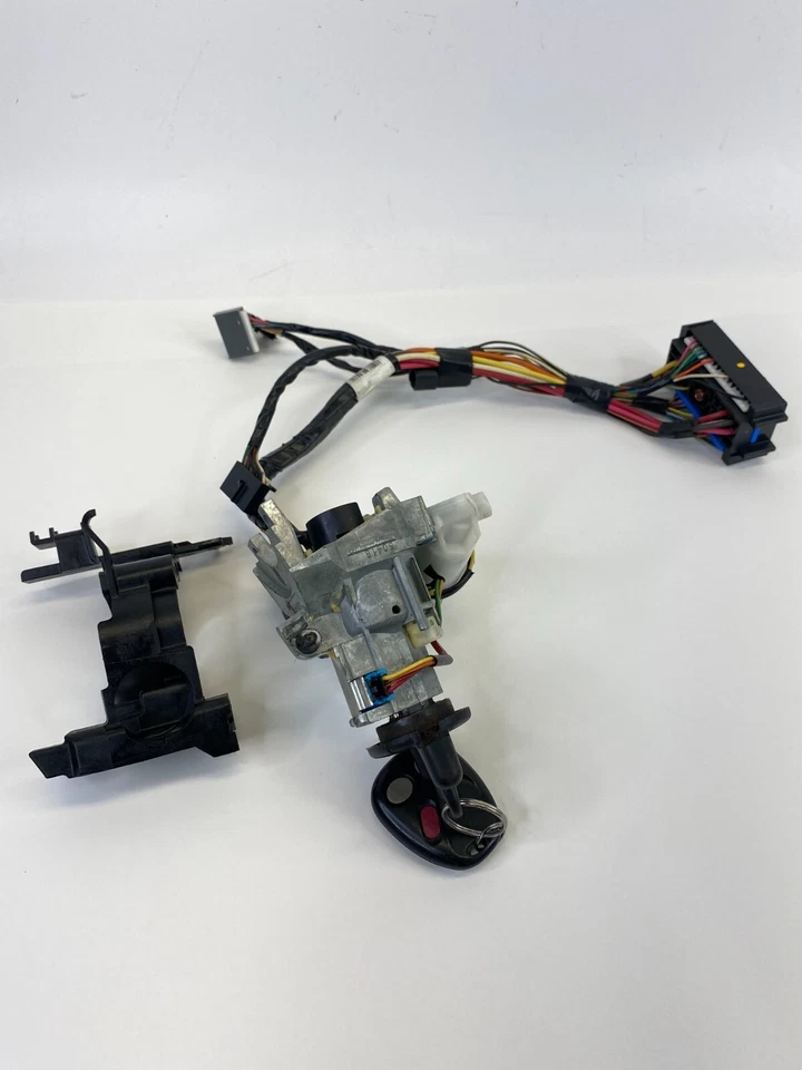 2002-2006 Chevrolet Trailblazer EXT Ignition Switch Lock Cylinder W/ Key 2607776 — 第 2/4 张图片