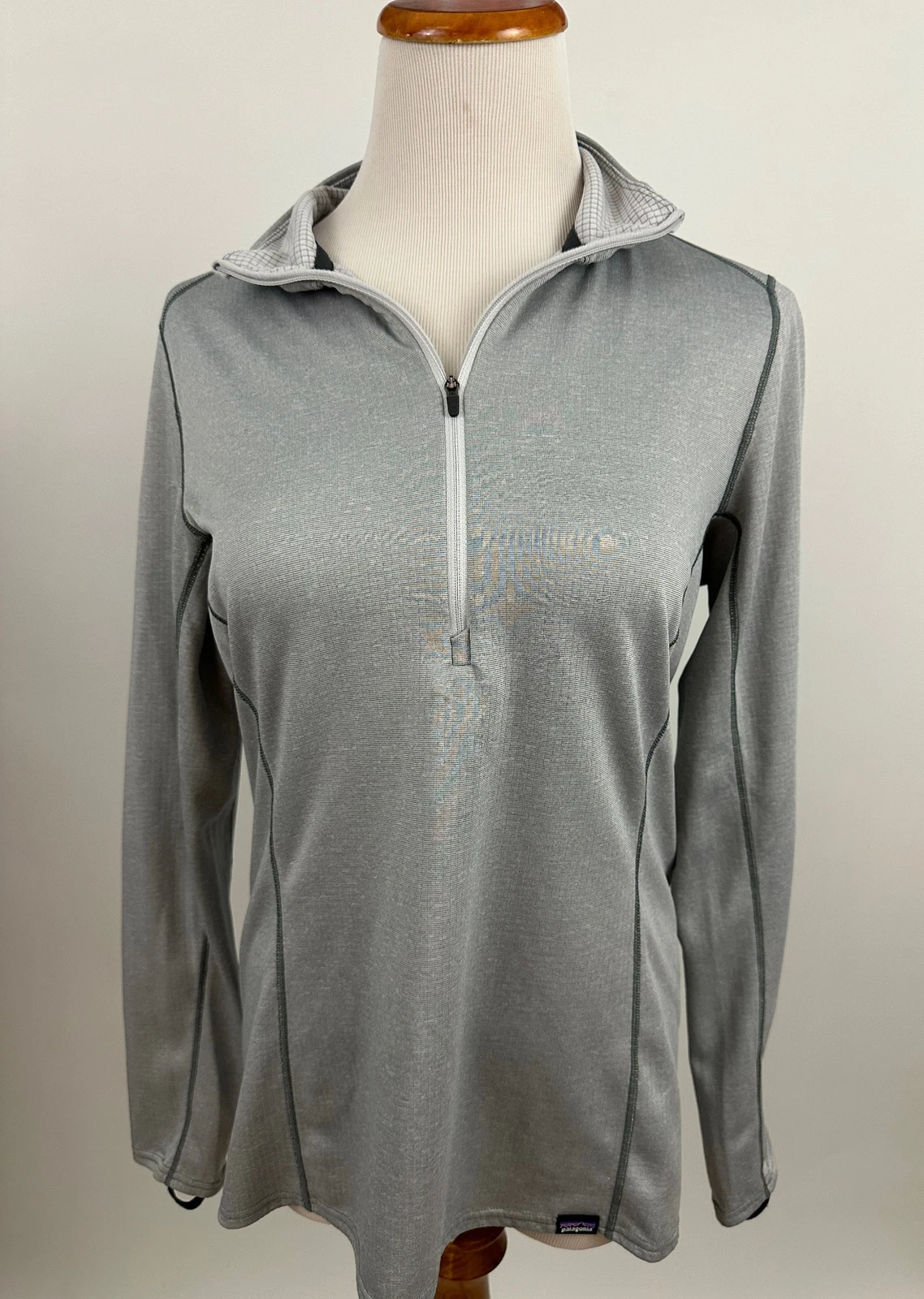 PATAGONIA light gray CAPILENE 1/2 zip base layer pullover women's M