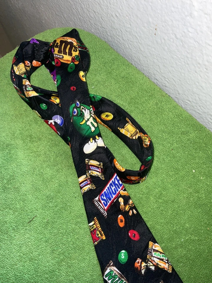 Vintage Planet Mars 100% silk tie, with M&M’s, Snickers, Skittles & Starburst - Image 2 of 3
