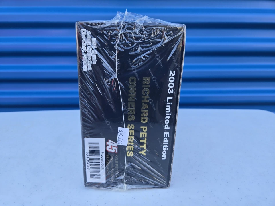 Richard Petty Team Caliber 2003 # 45 Limited Edition Owners Die-Cast Garfield - Image 4 of 4