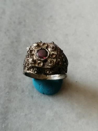 Antique Rare  Silver  Filigree Ring With Garnet Stone US- 6,75