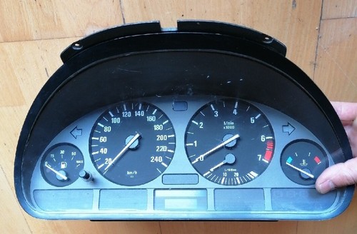 Org. BMW 5er E39 Tacho Tachometer 110008735/04 Kombiinstrument 62.11-8375900