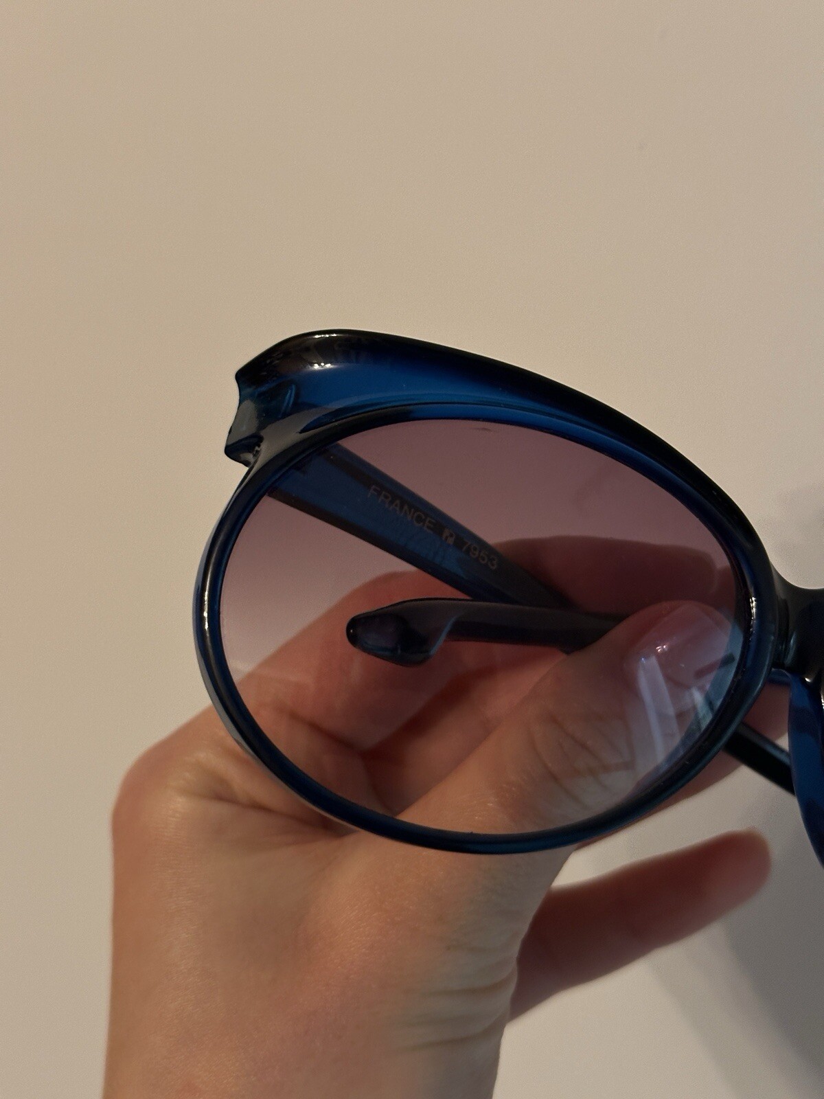 Occhiali da sole vintage Yves Saint Laurent blu grande occhio di gatto rotondi in plastica