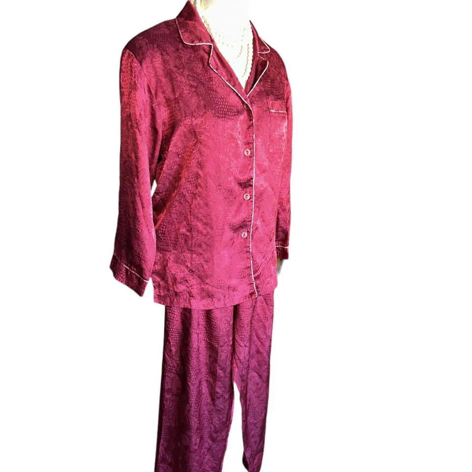 Juego de pijama Oscar de La Renta para mujer etiqueta rosa rojo manga larga talla mediana años 90’s Foto 2 de 4