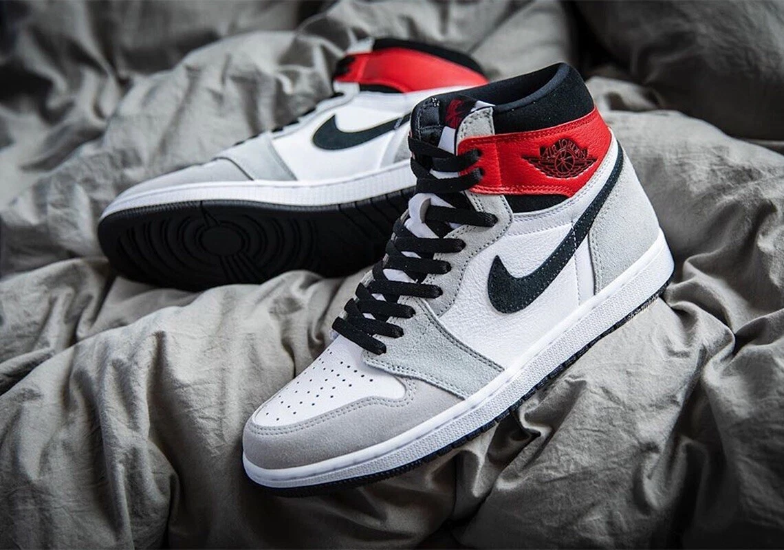 Air Jordan 1 Retro High OG ‘Light Smoke Grey’ / Size 8.5 / 555088-126/ IN HAND