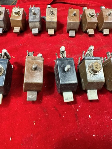 Lot Of 20 1936-1954 Chevrolet Under Dash Heat & Defrost Switches Delco Style GM - Picture 8 of 20