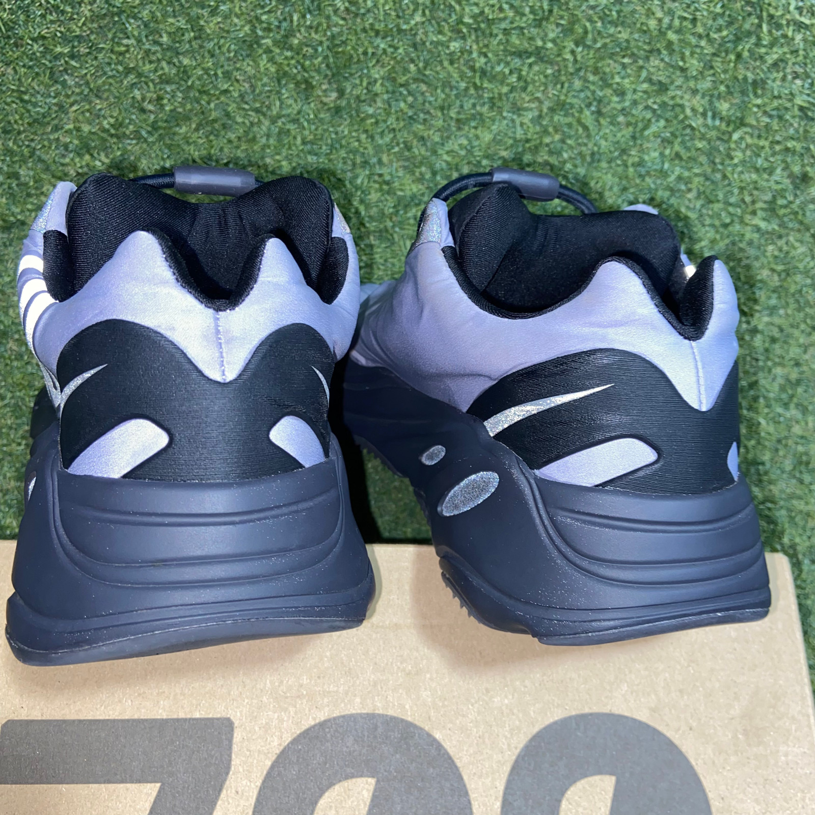 Yeezy 700 MNVN Geode: 7.5 thumbnail 5