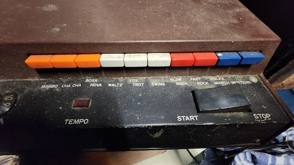 Maestro RJ-1, bufón de ritmo, caja de ritmos, unidad de colección Foto 2 de 4