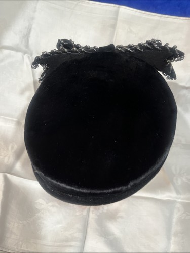 Vintage Ruby Ross California Black Velvet Cap Hat Beaded Bow Back Hat - Picture 4 of 11