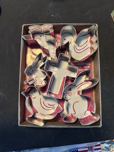 Vintage 1950s Metal Cooky Cutters for Easter Box Set of 6 Cookie Cutters! - Picture 3 of 4