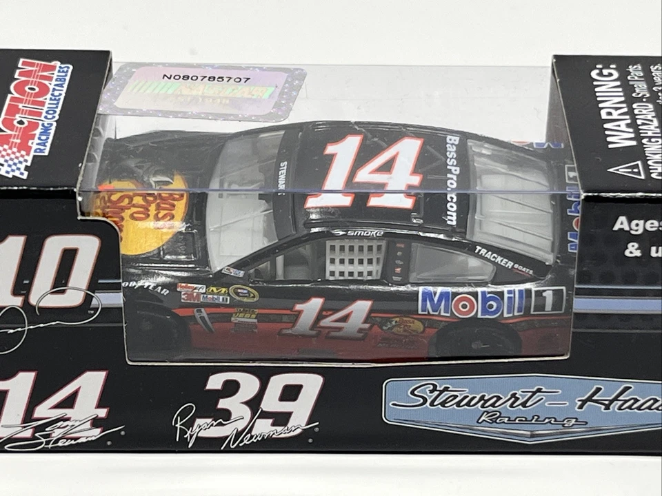 Литая модель NASCAR Тони Стюарта No14 2013 Bass Pro Shops Chevrolet масштаб 1:64 - Изображение 2 из 4