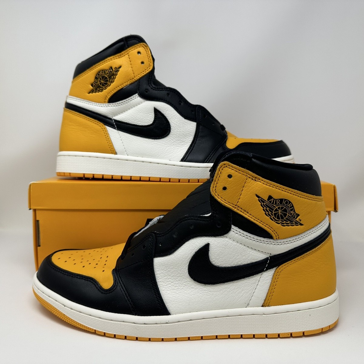 Nike Air Jordan Retro I 1 High OG Taxi Yellow Toe 2022 Men display picture 2