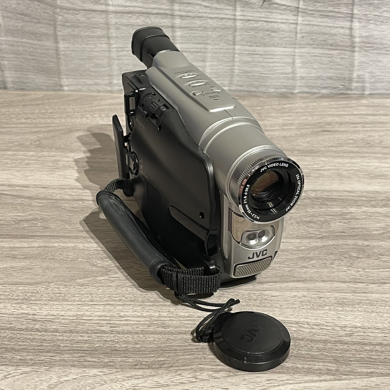 JVC GRSXM37U COMPACT SUPER VHSC CAMCORDER 25X OPTICAL ZOOM UNTESTED NO CHARGER 46838017216 eBay