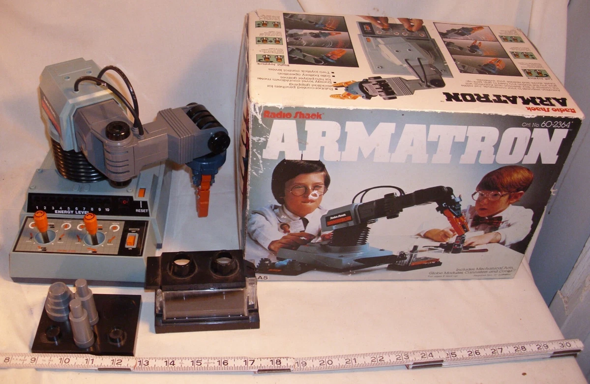 RADIO SHACK ARMATRON ROBOT ARM BATTERY TOY BOXED