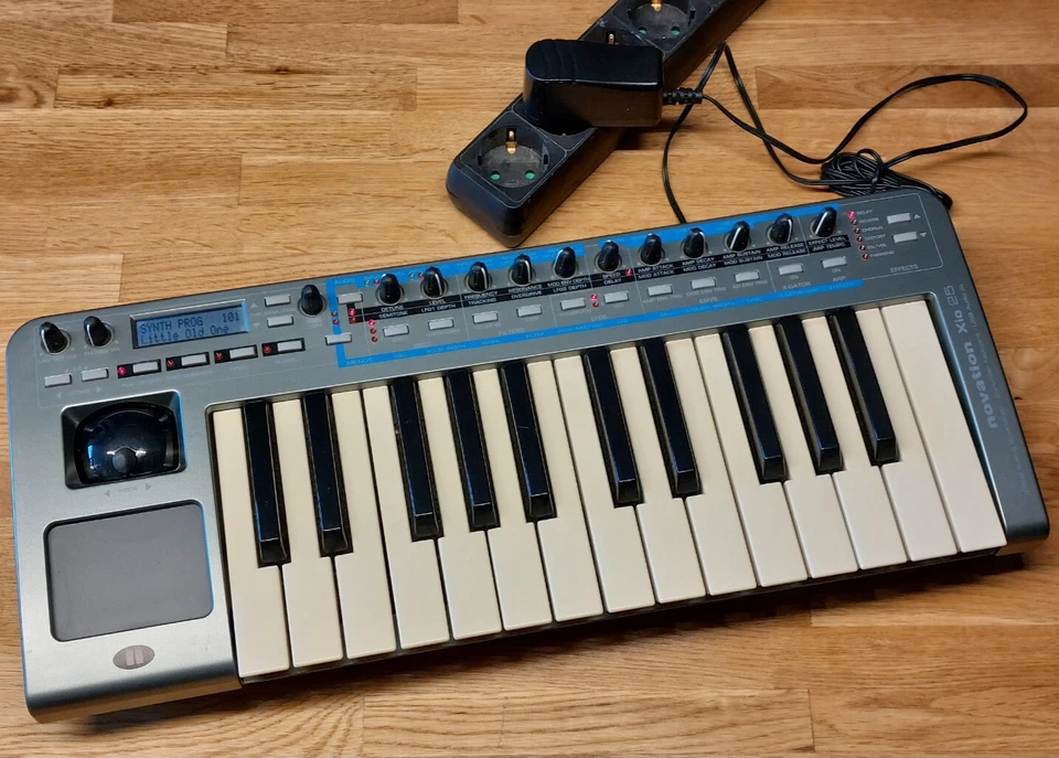 Novation XioSynth 25 | Synthesizer | gebraucht, guter Zustand