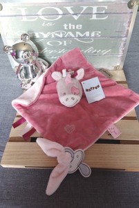 Doudou Jade la licorne plat rose cœur attache tétine Nattou Neuf