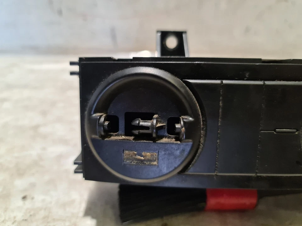 Volkswagen Crafter Air Con Heater Climate Control Switch 2015 HVW9068300285KZ - Image 2 of 4