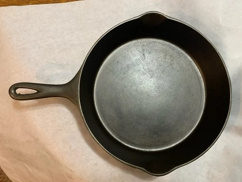 Vintage Stylized Logo Wagner Ware #9C Cast Iron Skillet with Heat Ring Restored