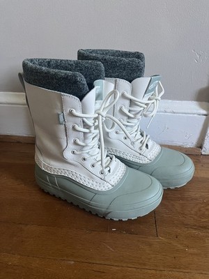 Vans MTE Standard Waterproof Boots Womens 7 Gray/Olive Snow Boots MSRP $180