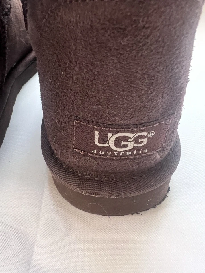 Botas para mujer UGG Classic Short II, gamuza piel de oveja, talla 7/38, marrón oscuro *LEER Foto 4 de 4