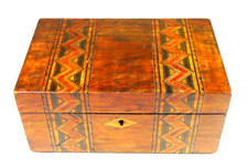 NICE 19TH CENTURY SEWING BOX WITH INLAID PATTERNS