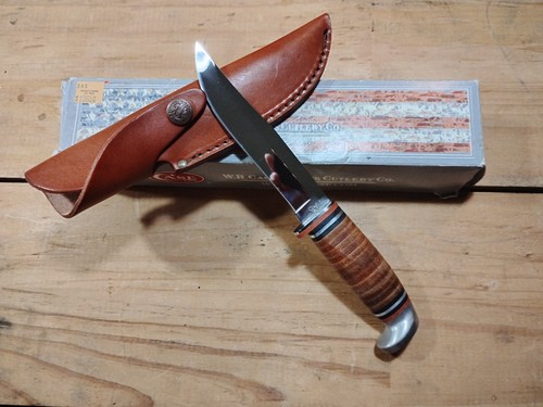 Case 385-5 Hunter fixed blade knife...Discontiued/hard to find