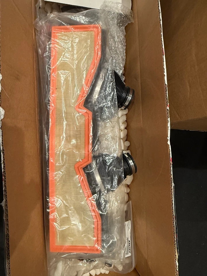 Audi RS6 RS7 Front Engine Air Intake Filter Housing Assembly 2021 - 2024 OEM - Image 3 of 3