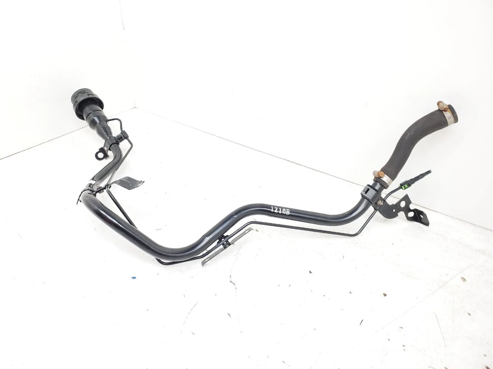 2022-2023 MITSUBISHI OUTLANDER AWD tanque de combustible tanque de gasolina llenado cuello manguera tubo OEM  Foto 2 de 4