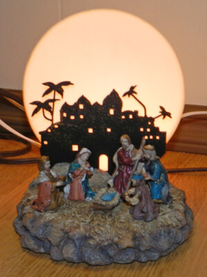LOVELY LIGHTED RESIN NATIVITY! VERY NICE!